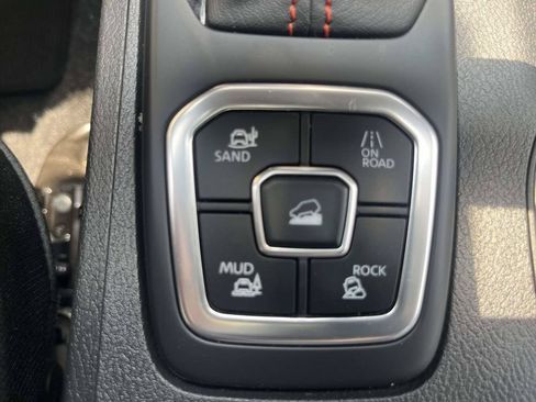 Used 2026 Nissan Frontier PRO-4X AWD/4WD image 24