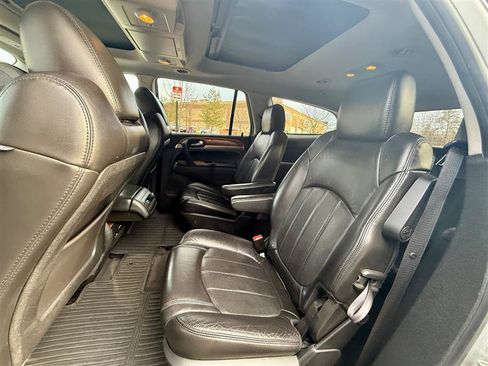 Used 2012 Buick Enclave Premium image 26