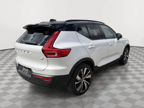 Used 2021 Volvo XC40 P8 Recharge w/ Advanced Package AWD/4WD image 8