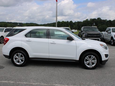 Used 2017 Chevrolet Equinox LS FWD image 5