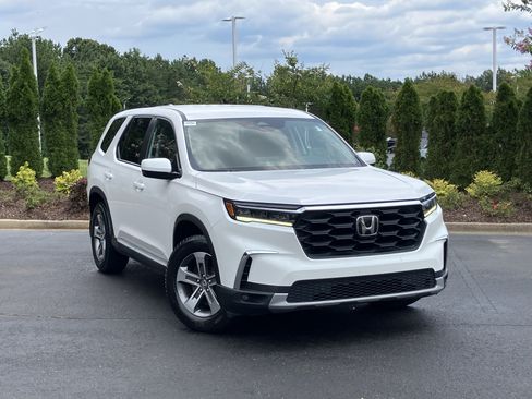 Used 2023 Honda Pilot EX-L image 2