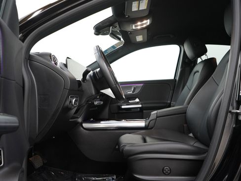 Used 2025 Mercedes-Benz GLA 250 4MATIC image 25