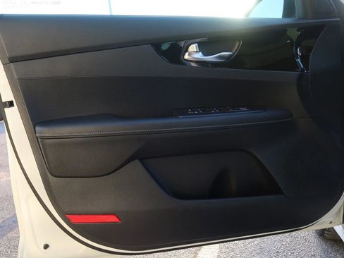 Used 2019 Kia Forte S image 41