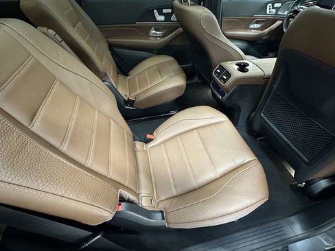 Certified 2025 Mercedes-Benz GLS 450 4MATIC image 18