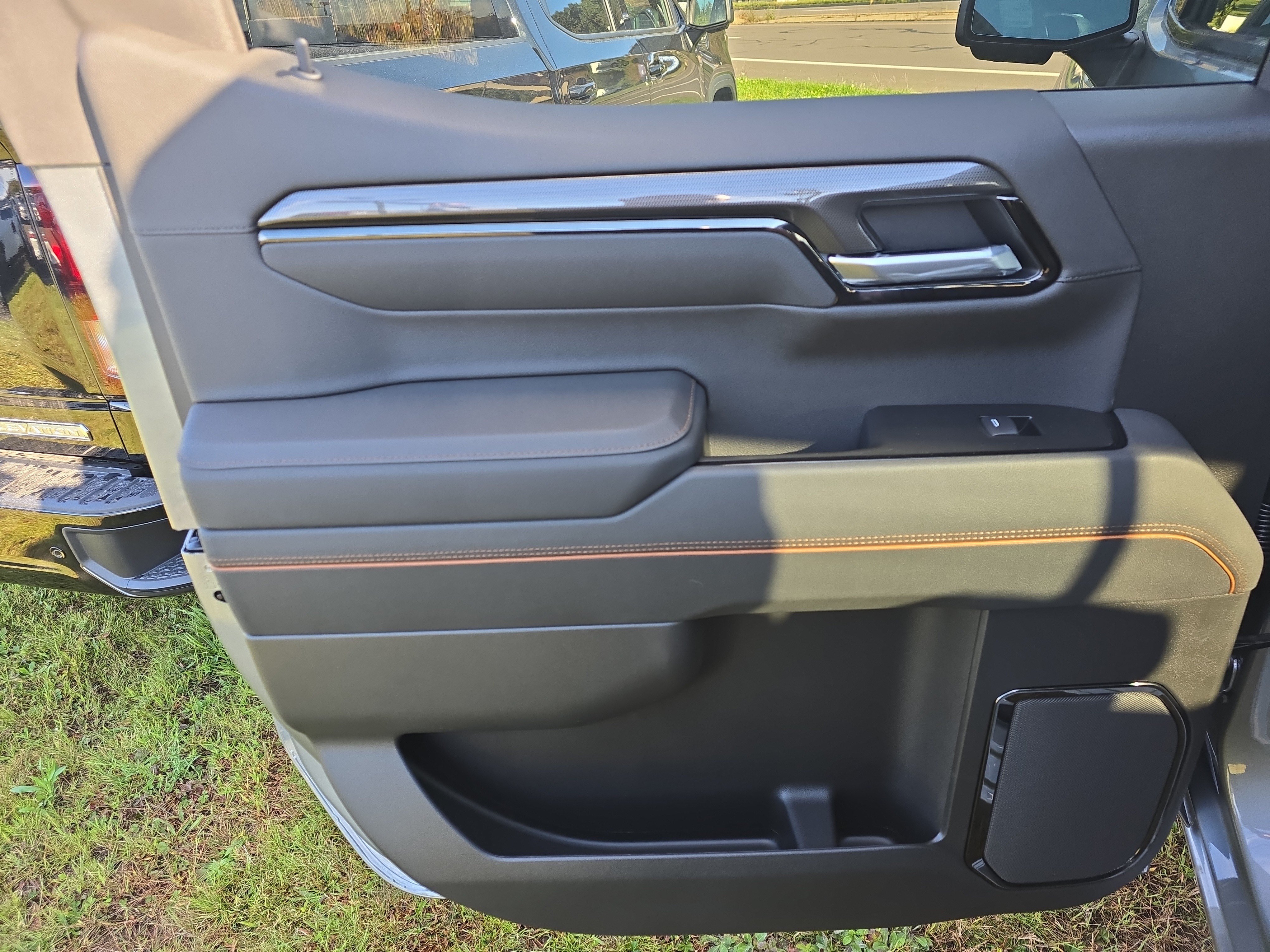 New 2026 GMC Sierra 1500 AT4 w/ AT4 Premium Package AWD/4WD image 39
