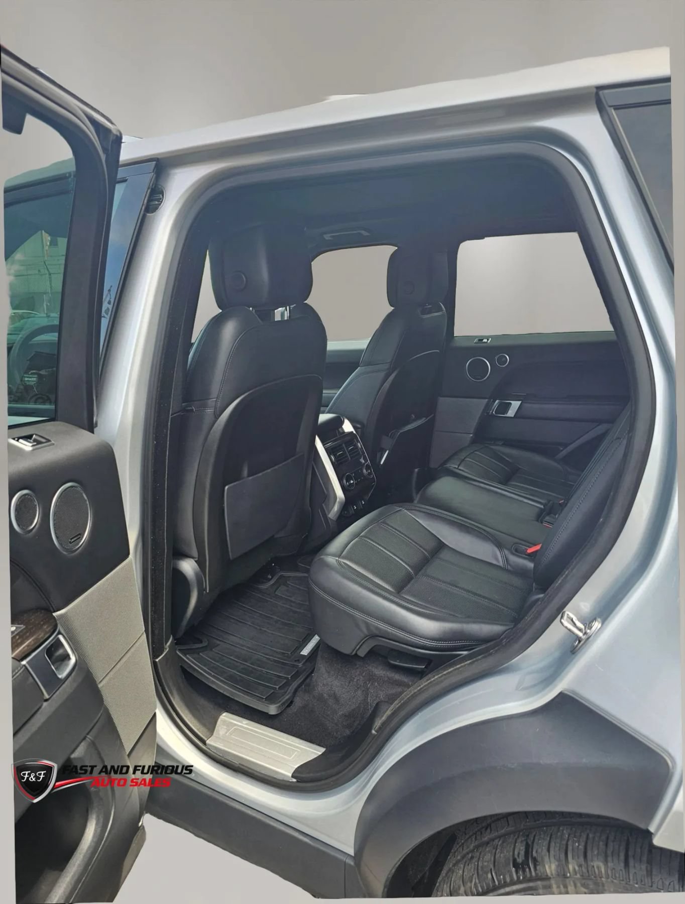 Used 2020 Land Rover Range Rover Sport HSE AWD/4WD image 7