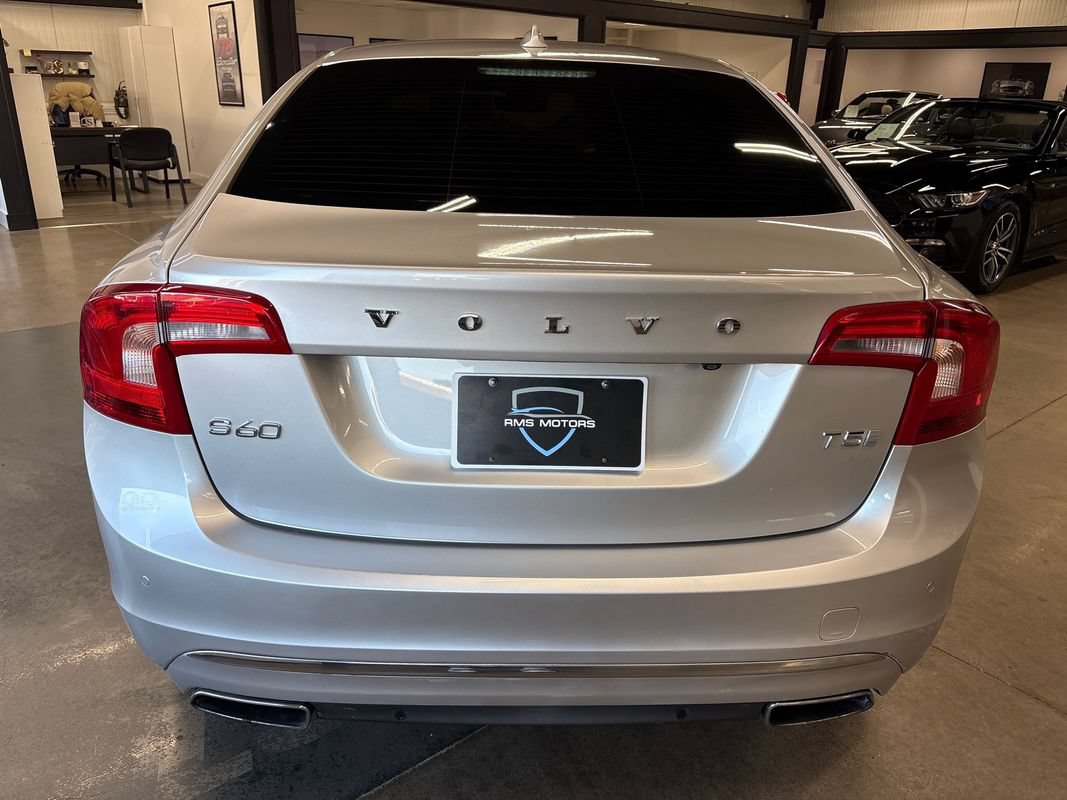 Used 2017 Volvo S60 T5 Inscription FWD image 9
