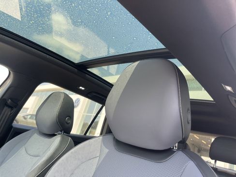 New 2026 Volkswagen Tiguan SE R-Line FWD image 24