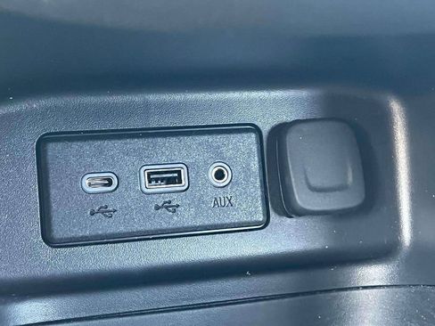 Used 2024 Chevrolet Equinox RS AWD/4WD image 32