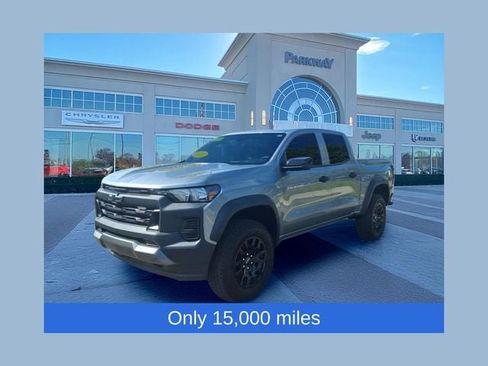 Used 2023 Chevrolet Colorado Trail Boss w/ Advanced Trailering Package AWD/4WD image 1