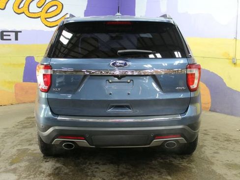 Used 2018 Ford Explorer XLT w/ Equipment Group 202A AWD/4WD image 7