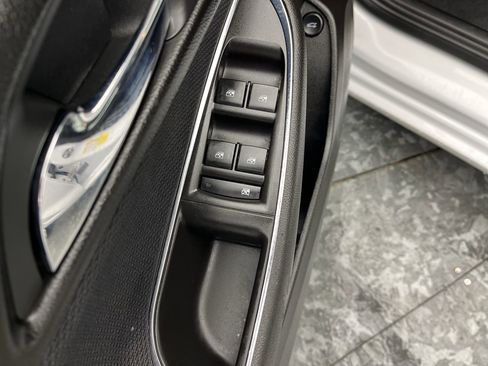 Used 2017 Chevrolet Cruze LT w/ Convenience Package image 7