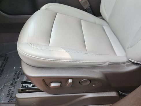Used 2024 Chevrolet Tahoe LT w/ Luxury Package RWD image 26