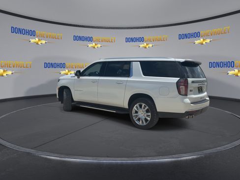 Used 2022 Chevrolet Suburban High Country AWD/4WD image 8