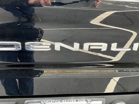 Used 2024 GMC Sierra 2500 Denali Ultimate w/ LPO, GMC Protection Package image 9