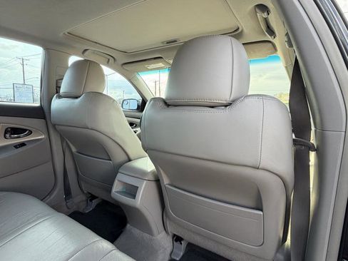 Used 2010 Toyota Camry SE image 15