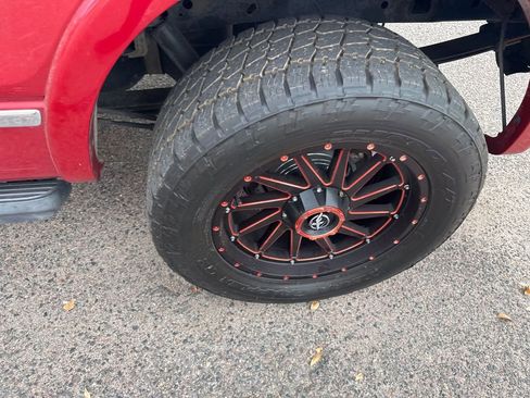 Used 2012 Ford F150 Platinum image 17