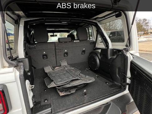 Used 2023 Jeep Wrangler Unlimited w/ Sun & Screen Package image 21