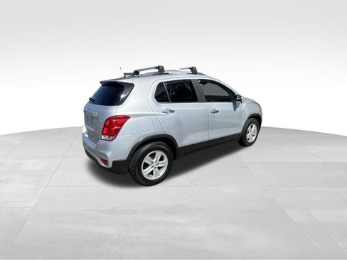 Used 2020 Chevrolet Trax LT w/ LT Convenience Package FWD image 15
