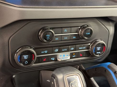 Used 2024 Ford Bronco Black Diamond AWD/4WD image 17