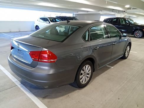 Used 2014 Volkswagen Passat 2.5 S FWD image 5