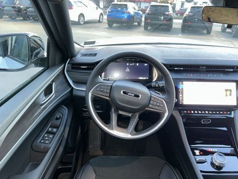 New 2026 Jeep Grand Cherokee Altitude AWD/4WD image 16
