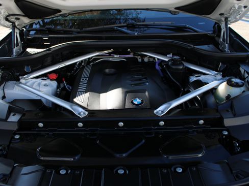 Used 2026 BMW X5 xDrive40i image 32