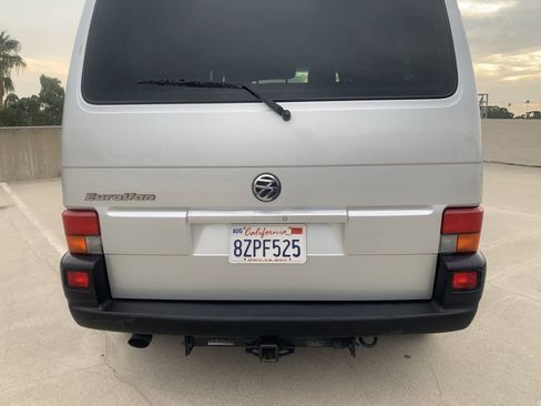 Used 2003 Volkswagen Eurovan MV FWD image 12