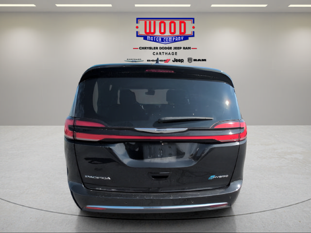 Used 2023 Chrysler Pacifica Touring-L FWD image 4