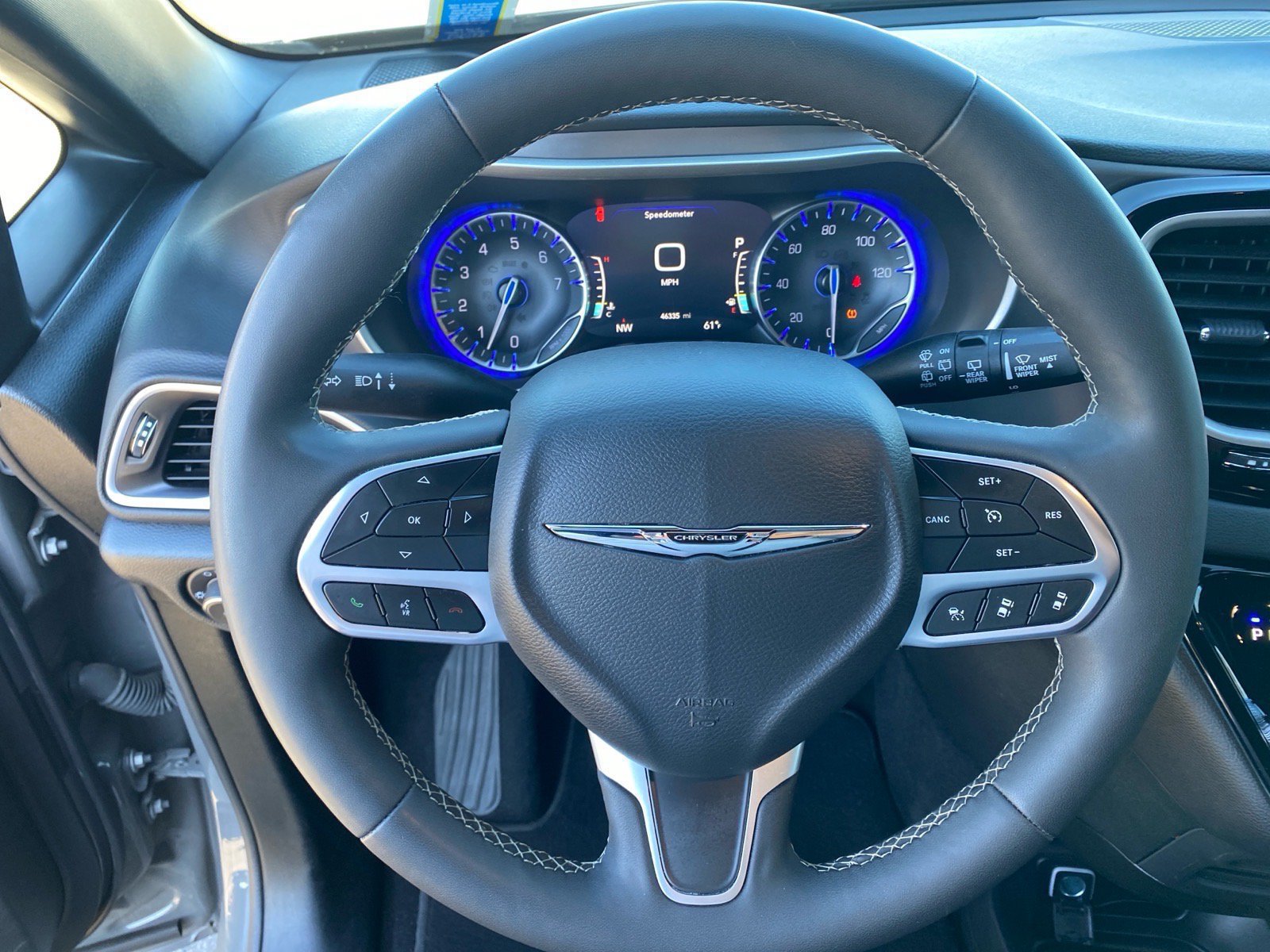 Used 2025 Chrysler Pacifica Select FWD image 10