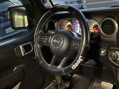 Used 2021 Jeep Wrangler Unlimited Sport AWD/4WD image 51