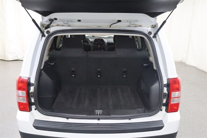 Used 2016 Jeep Patriot Sport w/ Power Value Group AWD/4WD image 28