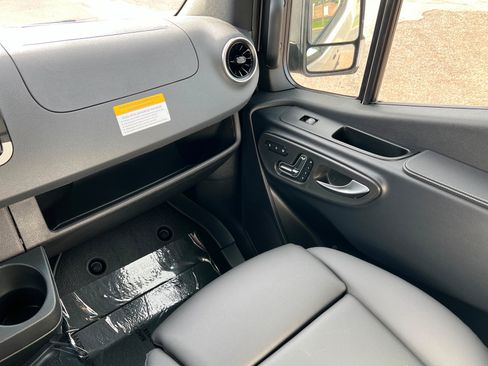 New 2026 Mercedes-Benz Sprinter 2500 image 10