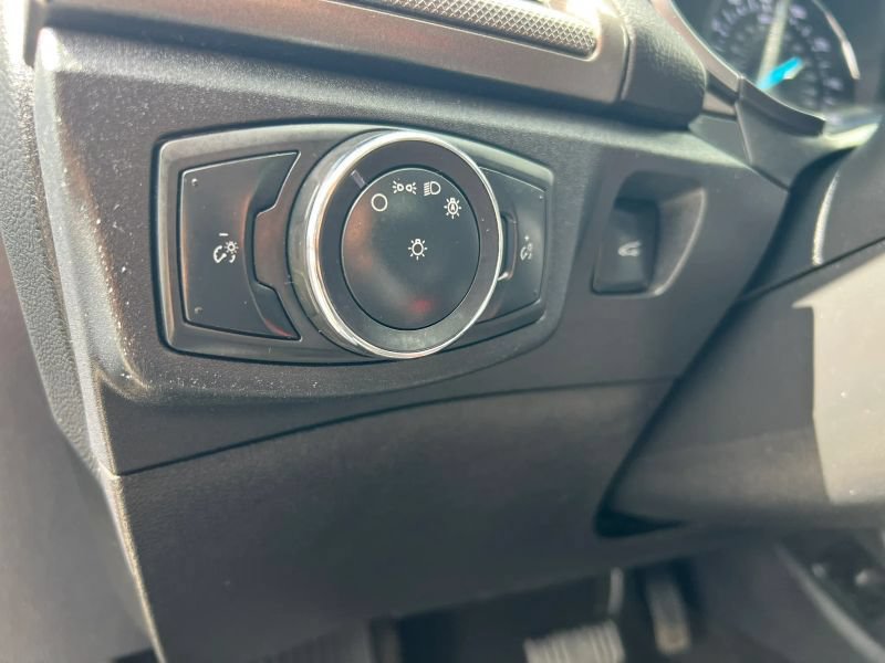 Used 2020 Ford Fusion SE FWD image 24