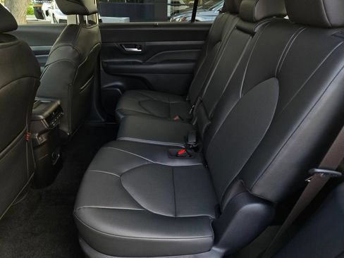 Used 2026 Toyota Grand Highlander AWD Hybrid image 12