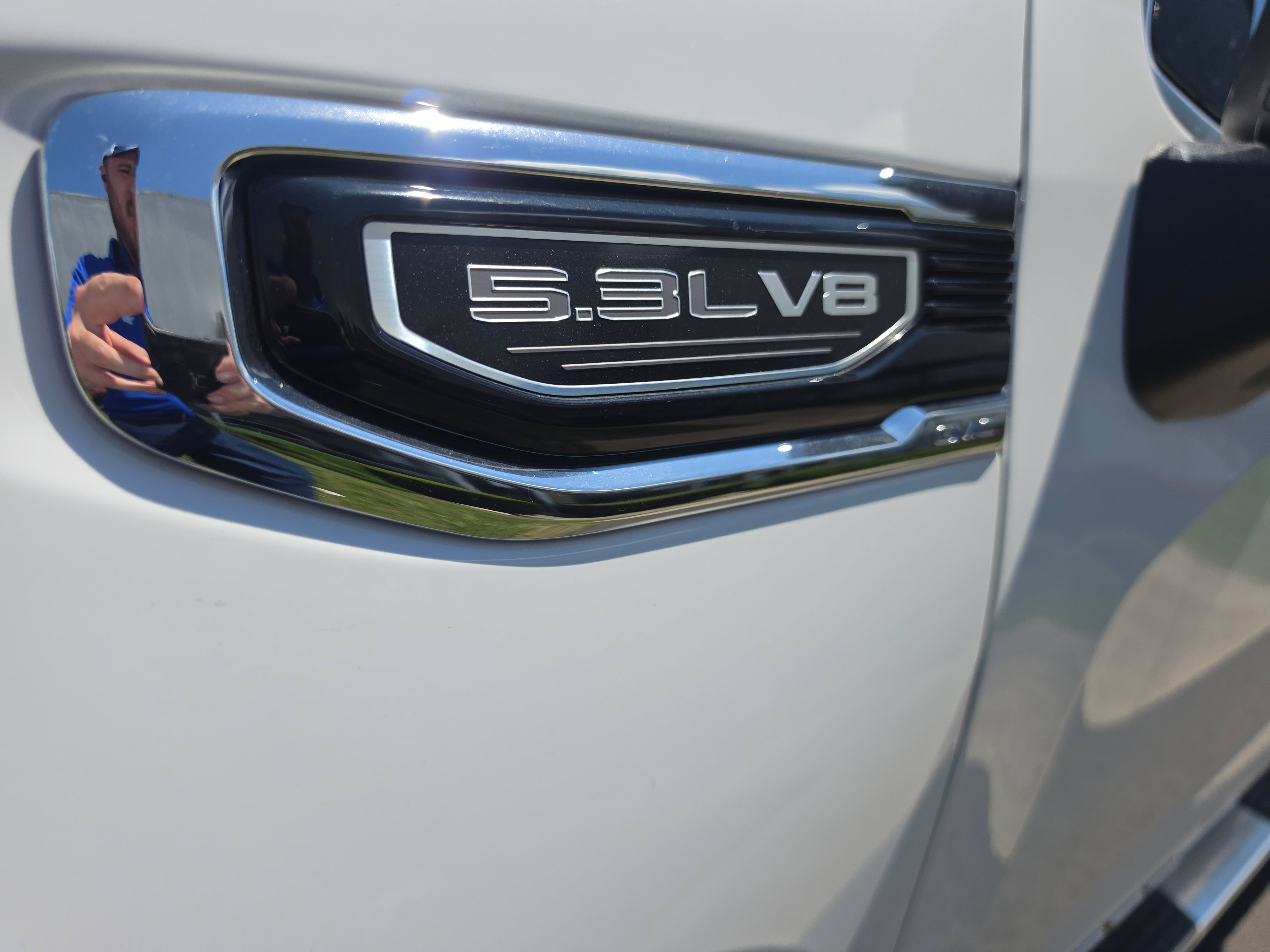 Used 2024 GMC Sierra 1500 SLT w/ SLT Premium Plus Package AWD/4WD image 11
