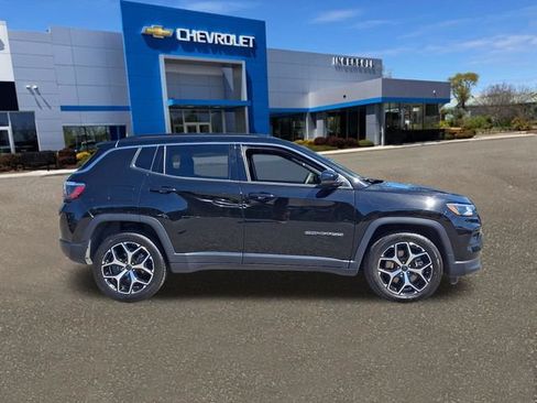 Used 2025 Jeep Compass Limited AWD/4WD image 27