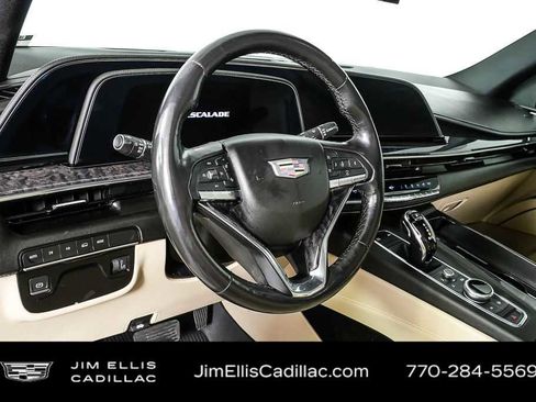 Used 2022 Cadillac Escalade ESV Premium Luxury image 4