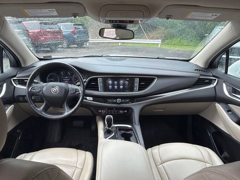 Used 2018 Buick Enclave Premium AWD/4WD image 18