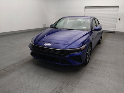 Used 2025 Hyundai Elantra SEL FWD image 15