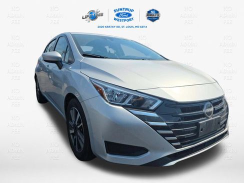 Used 2024 Nissan Versa SV FWD image 4