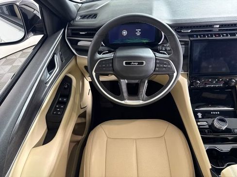 Used 2023 Jeep Grand Cherokee 4WD 4xe w/ Luxury Tech Group II image 19