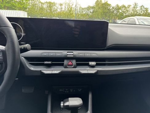 Used 2025 Kia K4 EX FWD image 32