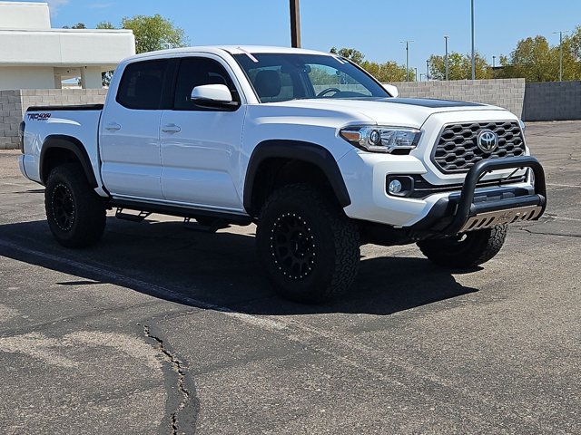 Used 2020 Toyota Tacoma TRD Off-Road w/ Technology Package AWD/4WD image 3