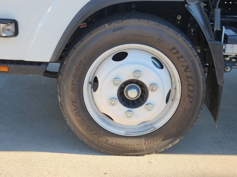 New 2024 Chevrolet Low Cab Forward image 16