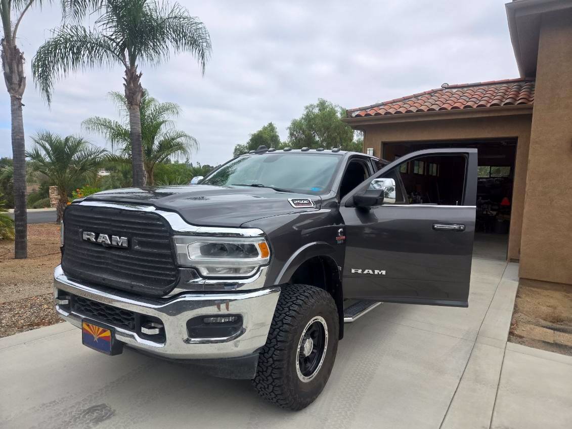 Used 2019 RAM 2500 Laramie AWD/4WD image 1