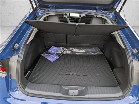 Certified 2025 Toyota Prius XLE image 6