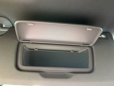 Used 2023 Chevrolet Silverado 1500 LT image 41