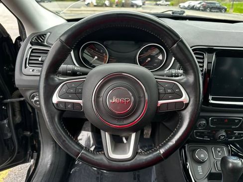 Used 2020 Jeep Compass Limited w/ Premium Lighting Group AWD/4WD image 17