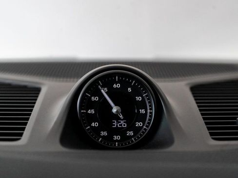 Certified 2025 Porsche Cayenne image 31